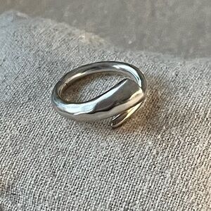 Silpada Swirl Ring size 6
